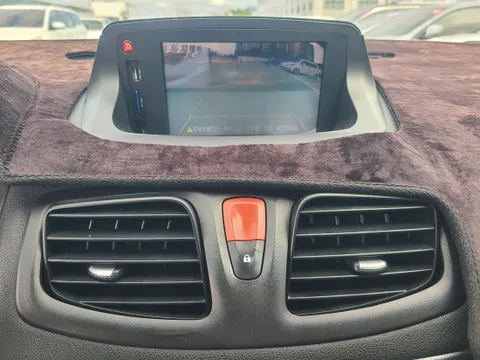 Renault SM3