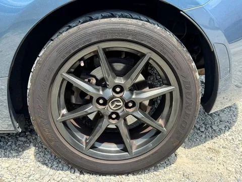 Mazda MX-5 (Roadster)