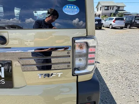 Daihatsu Taft