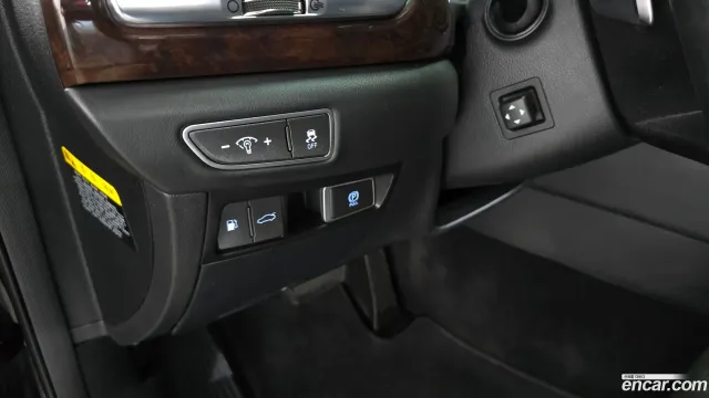 Genesis G90 (EQ900)
