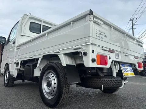 Nissan Clipper Truck