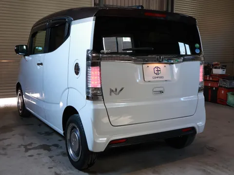 Honda N-BOX Slash
