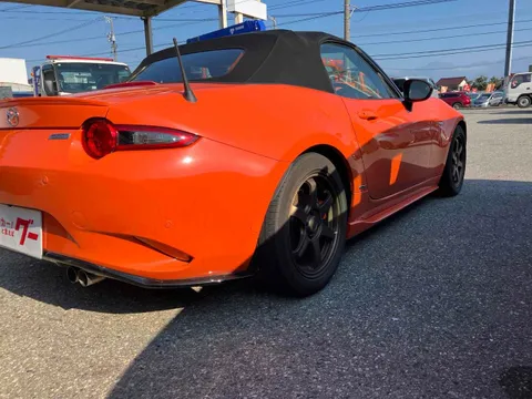 Mazda MX-5 (Roadster)