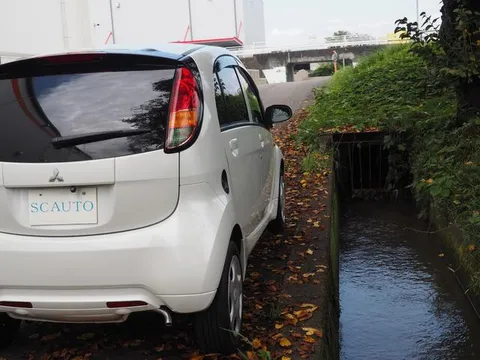 Mitsubishi I