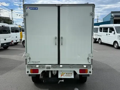 Mitsubishi Minicab Truck