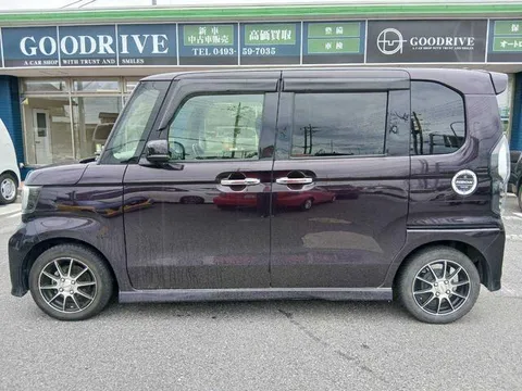Honda N-BOX Custom