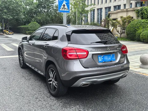 Mercedes-Benz Mercedes-Benz GLA