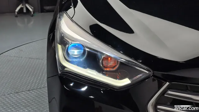 Hyundai Grand Santa Fe (Maxcruz)