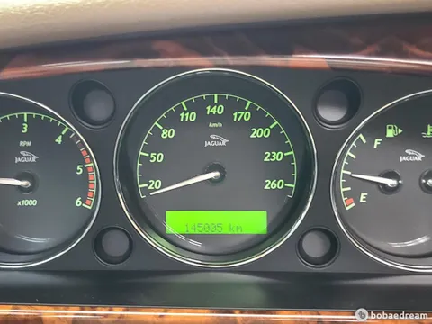 Jaguar XJ