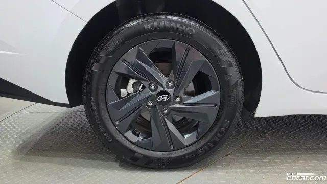 Hyundai Elantra (Avante)