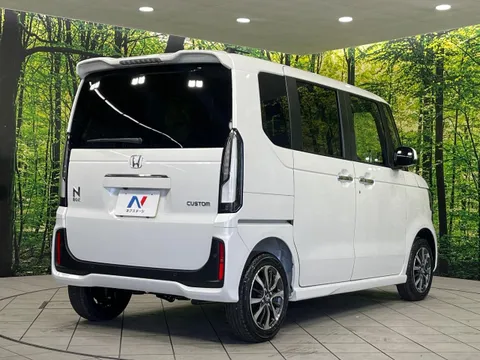 Honda N-BOX Custom
