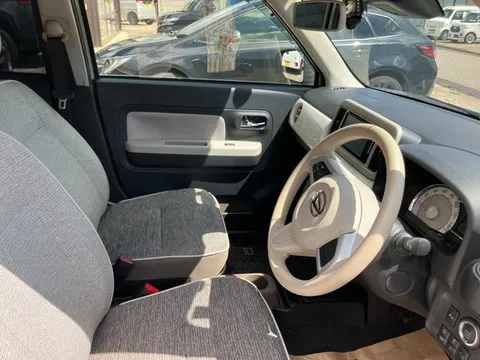 Daihatsu Mira Tocot