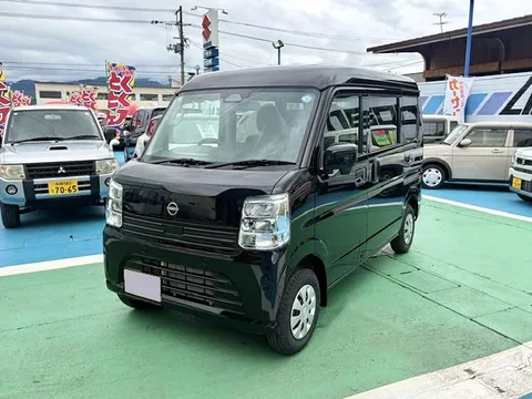 Nissan Clipper Van