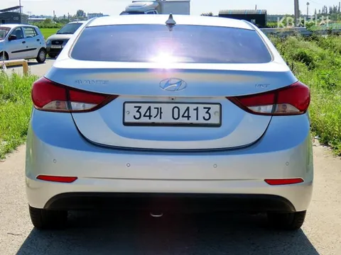 Hyundai Elantra (Avante)
