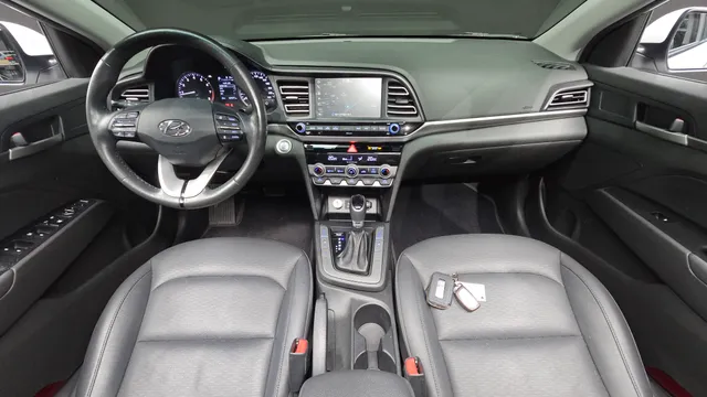 Hyundai Elantra (Avante)