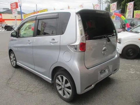 Mitsubishi eK Custom