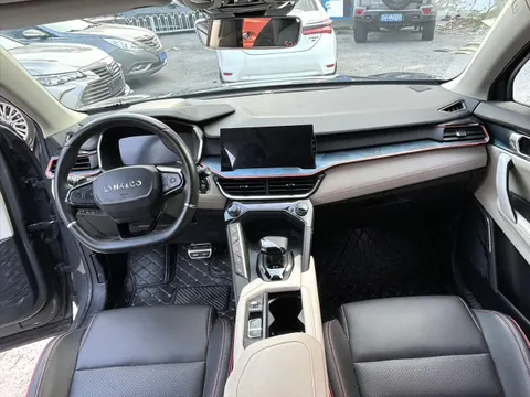 Lynk & Co 06
