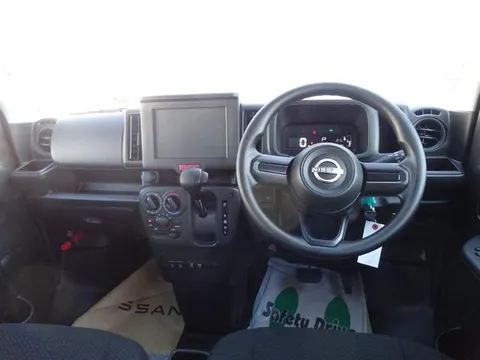 Nissan Clipper Van