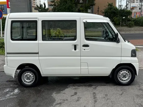 Mitsubishi Minicab Van