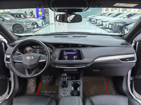 Cadillac XT4
