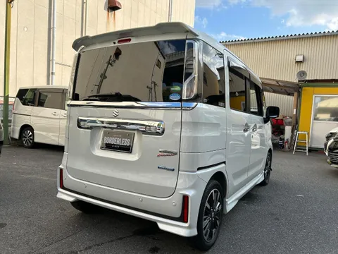 Suzuki Spacia Custom