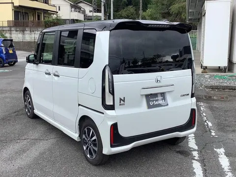 Honda N-BOX Custom