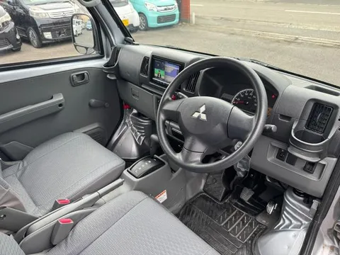 Mitsubishi Minicab Van