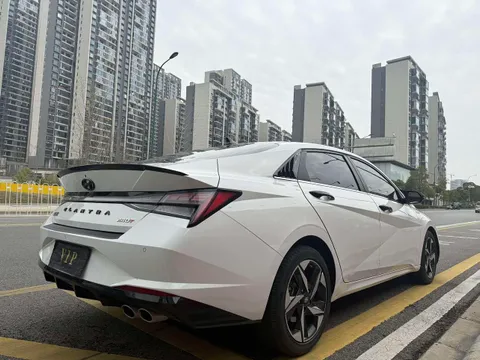 Hyundai Elantra (Avante)