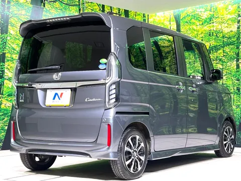 Honda N-BOX Custom