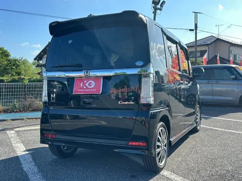 Honda N-BOX Custom