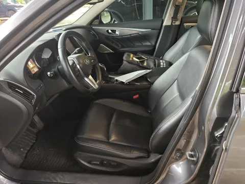 Infiniti Q50L