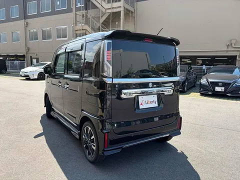 Suzuki Spacia Custom