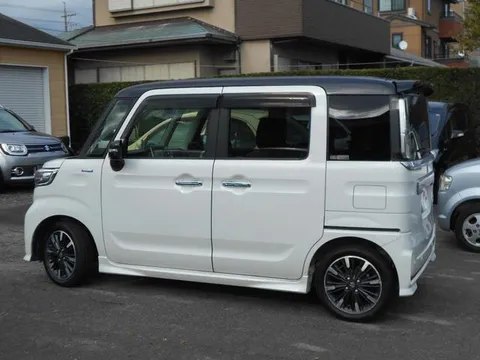 Suzuki Spacia Custom