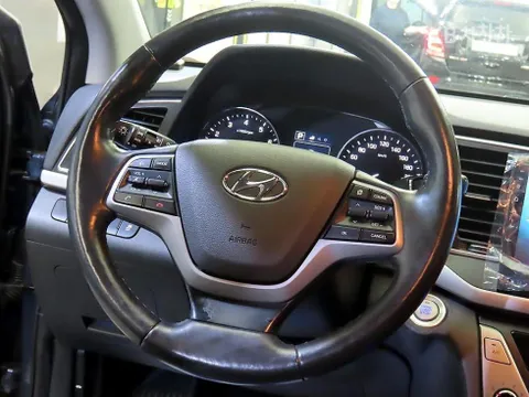 Hyundai Elantra (Avante)