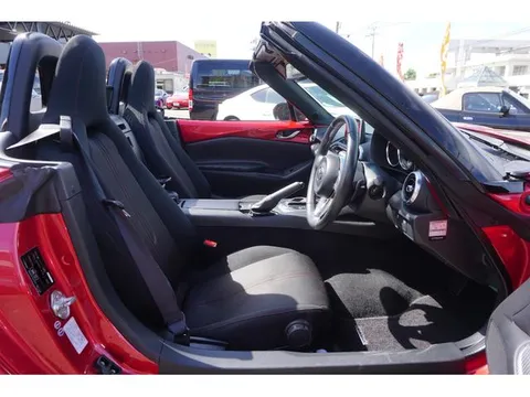 Mazda MX-5 (Roadster)