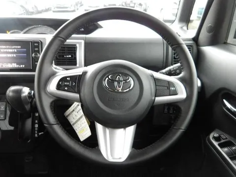 Toyota Pixis Mega