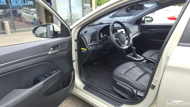 Hyundai Elantra (Avante)