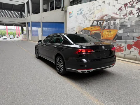 Volkswagen Phideon