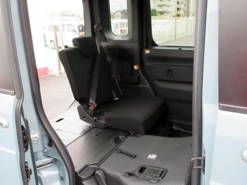 Toyota Pixis Mega