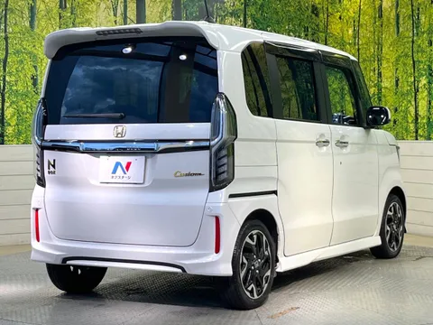 Honda N-BOX Custom