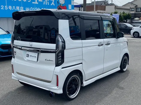 Honda N-BOX Custom