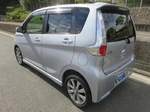 Mitsubishi eK Custom