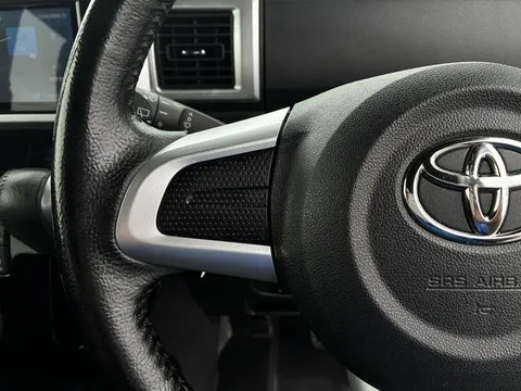 Toyota Pixis Mega