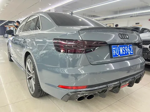 Audi S4