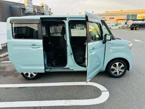Suzuki Spacia