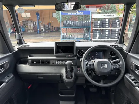 Honda N-BOX Custom