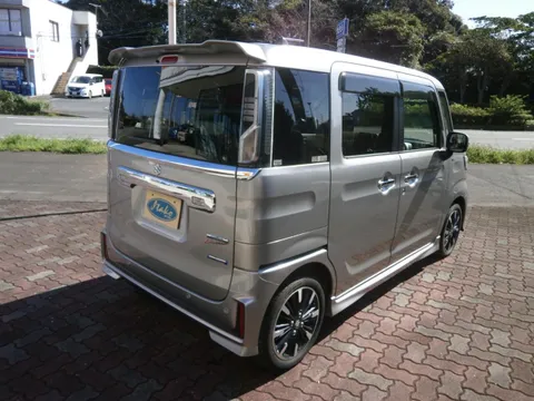 Suzuki Spacia Custom