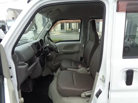 Mitsubishi Minicab Van