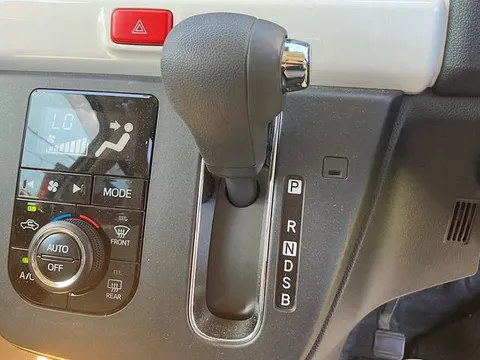 Daihatsu Mira Tocot