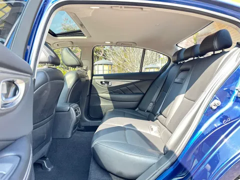 Infiniti Q50L